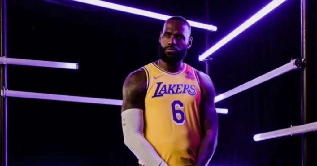 lebron james in his lakers jersey